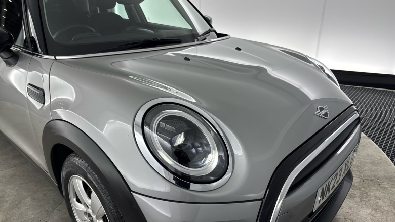 MINI Hatchback 1.5 Cooper Classic Premium 5dr Petrol Hatchback